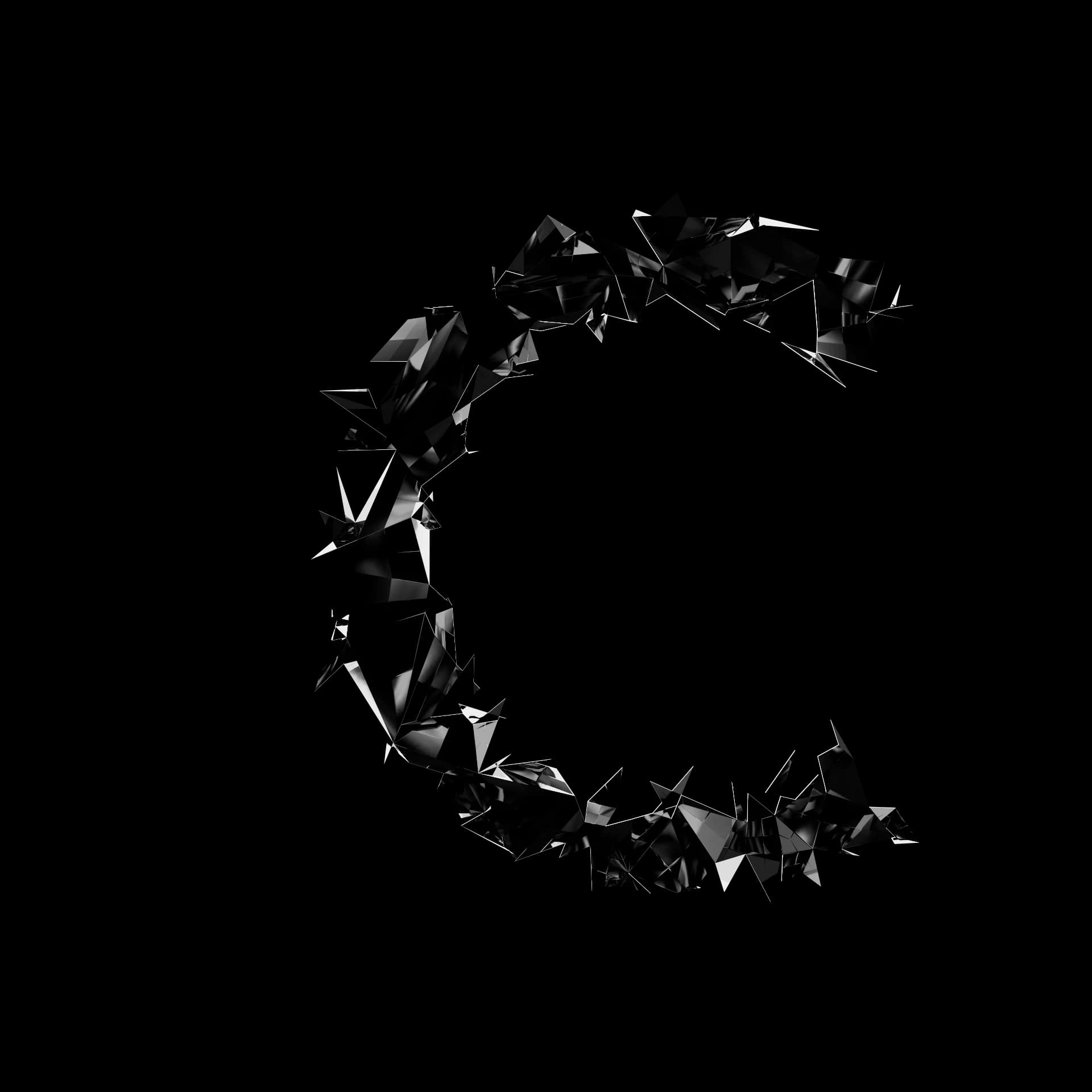 Letra C de Shard Type: carácter 3D fragmentado en esquirlas angulares de material especular negro sobre fondo blanco